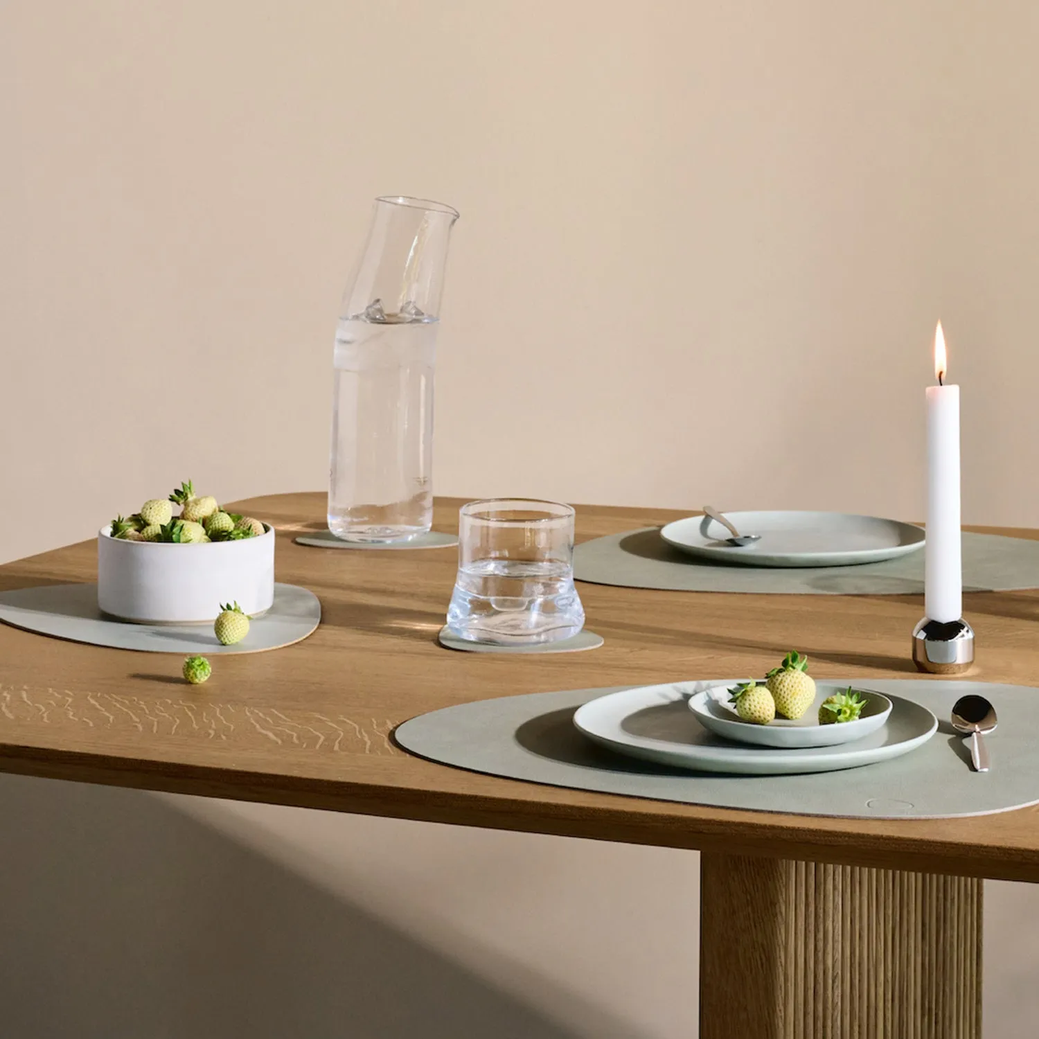 lind dna | table mat | curve large | nupo olive green